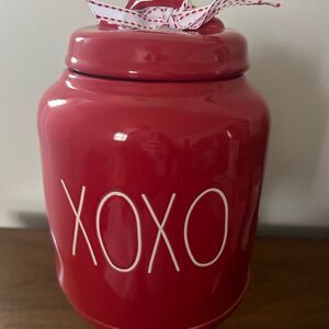 Rae Dunn Magenta XOXO Canister